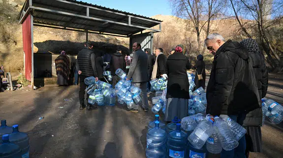 Ankara’da su kesintisi çilesi! Vatandaşlar çeşme başında kuyrukta