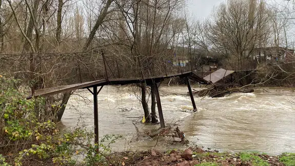 Çanakkale’de sağanak alarmı! Dere taştı, köprü çöktü