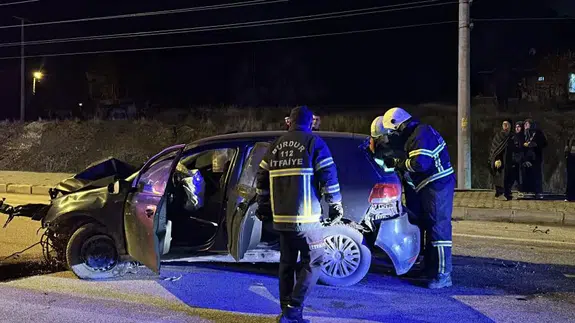 Alkollü sürücü yoldan çıktı! Otomobil hurdaya döndü