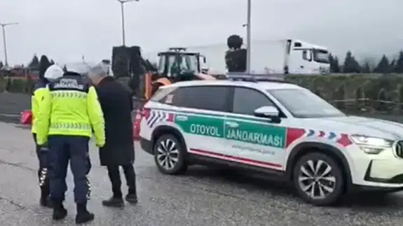 Otobüsle ölümle dans! Ters yöne girmeye kalktı, canları hiçe saydı