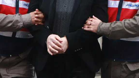 12 şehirde organize suç örgütüne eş zamanlı operasyon: 61 şüpheli tutuklandı!