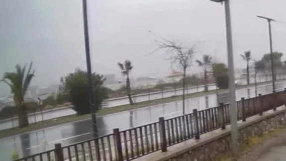 Direksiyon hakimiyeti gitti, araba uçuşa geçti... Antalya’daki feci kaza kamerada!