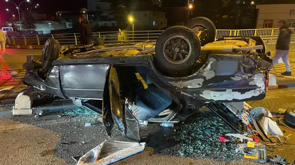 Hurdaya dönen araç ve hayat kurtaran şans... Karaman’da korkutan kaza!