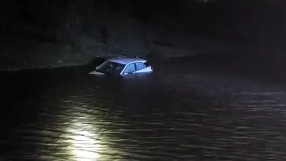 Adıyaman’da sular yükseldi, araçlar battı...Sel anı kamerada!