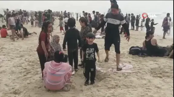 Gazze'de çadır hapsinden maviye kaçış... 'Nefes almak istiyoruz'