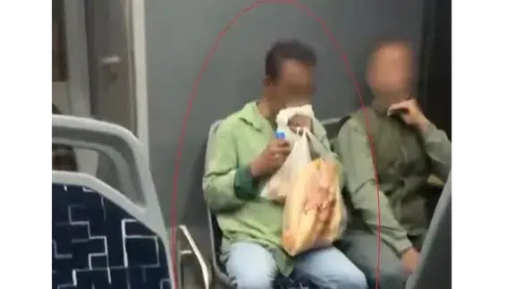 Sakarya halk otobüsünde poşetli skandal! Üstelik yolcuların gözü önünde...