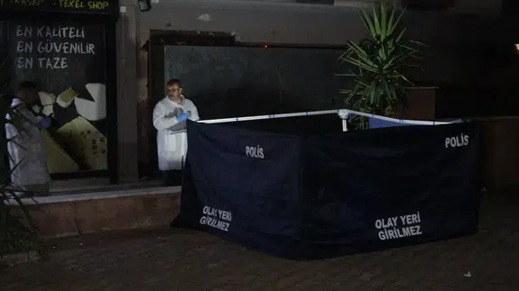 Antalya’da kaldırımda sır ölüm! 30 yaşındaki genç hareketsiz bulundu