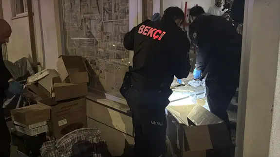 Şiddet ihbarı yapıldı, cephanelik gibi depo çıktı... Edirne'de şoke eden operasyon!