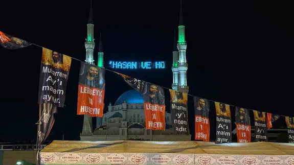 Minarelerin arasına asılan o yazı dikkat çekti! Iğdır’da manevi atmosfer en üst seviyede