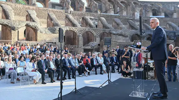 Kolezyum’da Anadolu rüzgarı! Troya ve Roma bin yıl sonra yeniden buluştu