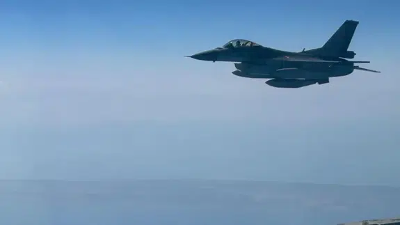 Kıbrıs'ta tansiyon yükseldi! Provokasyona cevap verildi, Türk jetleri havalandı!