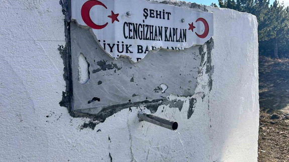 Ankara'da şehit çeşmesine zarar verdiler, 'kan dökülür' diye tehdit ettiler!