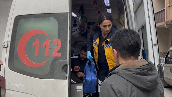 Cezaevinden izinli çıktı, aileyi teröre etti: Yeğeninin boğazına bıçak dayadı!