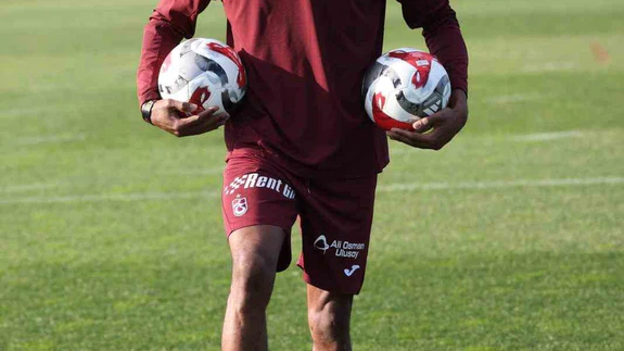 Trabzonspor’da Nwaiwu etkisi: 'Doğru karar' dedi, forma yarışı şimdiden kızıştı