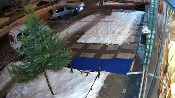 Diyarbakır’da hız değil, zemin vurdu... 6 aracın birbirine girdiği zincirleme kaza anbean kamerada!