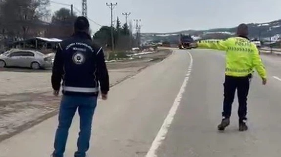Tokat'ta insan kaçakçılığı deşifre oldu! Hayatlarını tıra yüklediler...