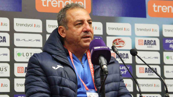 Adana Demirspor mağlup oldu: Fatih Tevek oyunculara sahip çıktı!