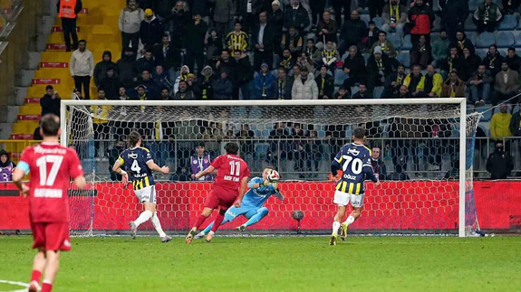 Fenerbahçe durmuyor: Hem kupada hem ligde zirve tırmanışı sürüyor!
