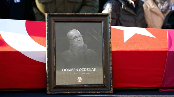 RAMS Park’ta Gökmen Özdenak vedası: Özbek’in sözleri törene damga vurdu