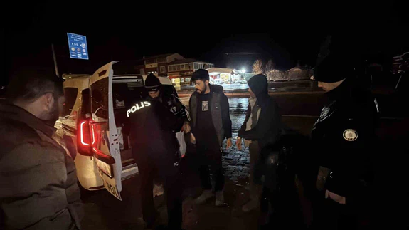 4 bin dolarlık göçmen turizmi çöktü: Tokat polisi geçit vermedi!