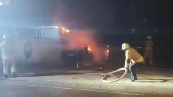 Düzce'de park halindeki otomobilden 'Alevli' yangın şöleni!