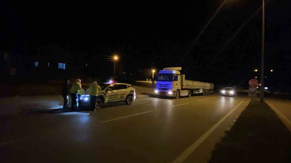 Burdur'da dur ihtarına uymadı… Ehliyetsizdi, asker kaçağı olduğu ortaya çıktı!