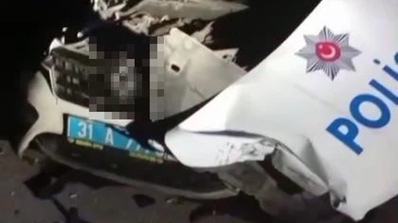 Bir promil fazla, 2 polis yaralı... Alkollü sürücü ortalığı savaş alanına çevirdi!