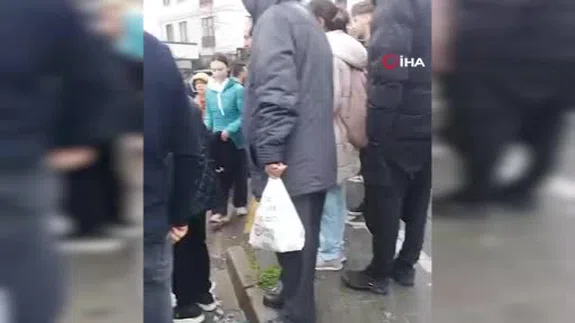 Bir adım daha atmış olsalar... Vinç önce aracı sürükledi, sonra kliniği biçti!