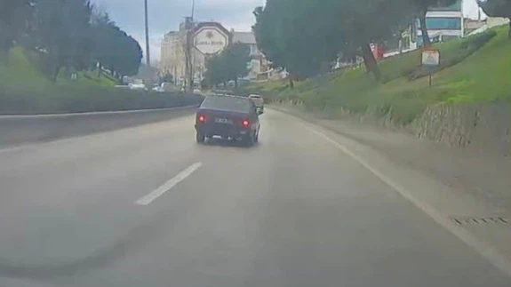 Çocukların üzerine arabayı sürdü, ardına bakmadan kaçtı! Bursa’da vicdansız manevra anbean kamerada...