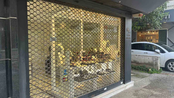 İzmir’de silahlı soygun planı kapıya takıldı! Güvenlik kamerası her şeyi saniye saniye kaydetti