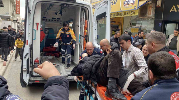 Elazığ'da film sahnelerini aratmayan olay... Belinden silahı çekti, 7 kez tetiğe bastı!