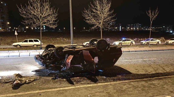 Bir çarpışma, 4 yaralı, büyük panik... Kayseri’de trafik terörü can yaktı!