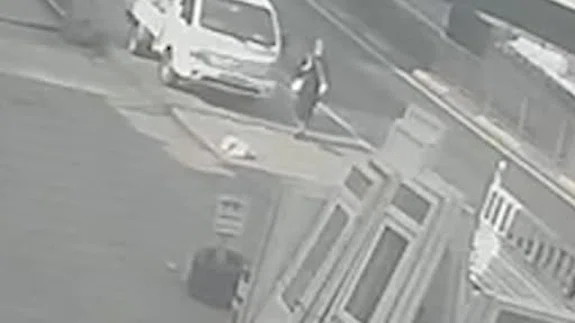 Köpekten kaçtı, otobüsün altında kaldı! Trabzon'da facianın görüntüleri anbean kamerada...