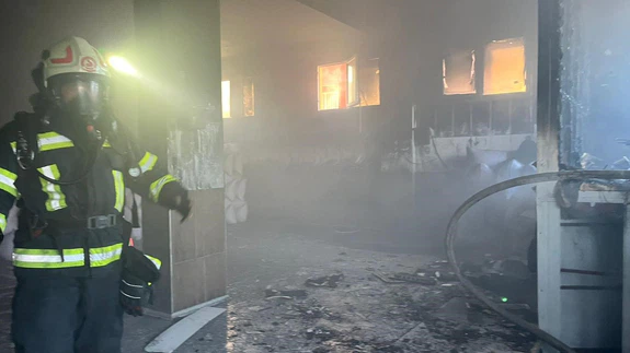 Fabrikada alarm üstüne alarm... Denizli’de alevler kuruyemiş deposunu sardı!