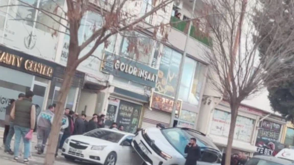 Karşıya geçmek istedi, hastanelik oldu! Mardin’de yürek yakan görüntüler anbean kamerada...