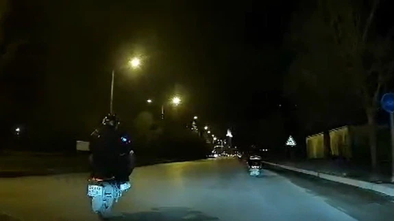 Trafik değil sirk... Bulvarda tek teker üzerinde ölüm şovu!