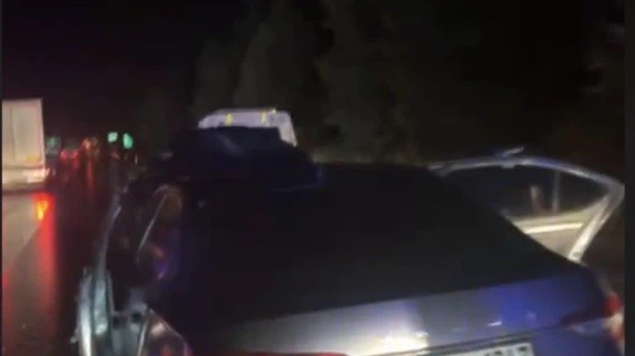 Osmaniye’de ıslak yolun acı bilançosu... Otomobil bariyerlere ok gibi saplandı!