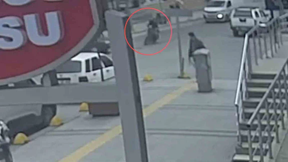 Bir kavşak, 2 araç, büyük ihmal... Saniyeler içinde hayat altüst oldu!