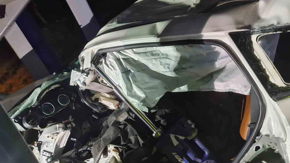 Rize’de bariyerlere çarpan araçta acı son... Baba ağır yaralı, oğlu hayatını kaybetti!