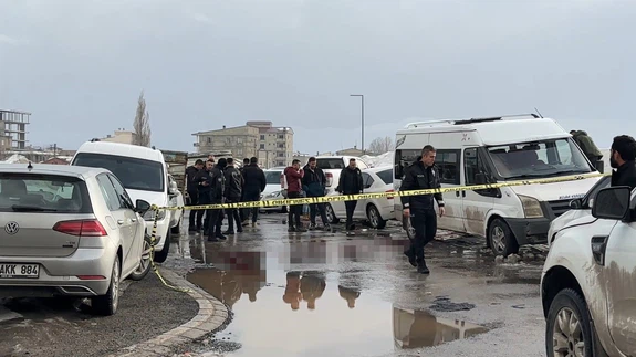 Yüksekova’da hayaller silahın gölgesinde kaldı! 23 yaşındaki genç ağır yaralı