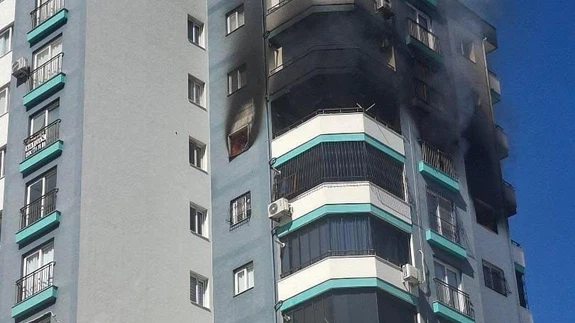 Adana'da yangın çıktı, ortalık karıştı! Yangında mahsur kalan için nefesler tutuldu