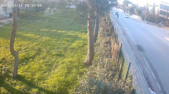 Yolun sağından gidiyordu, arkasından felaket geldi! Güvenlik kamerası görüntüleri yürekleri parçaladı