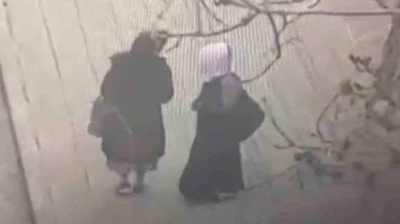 Dilencilik bahanesiyle kadının cüzdanını alıp kaçtı