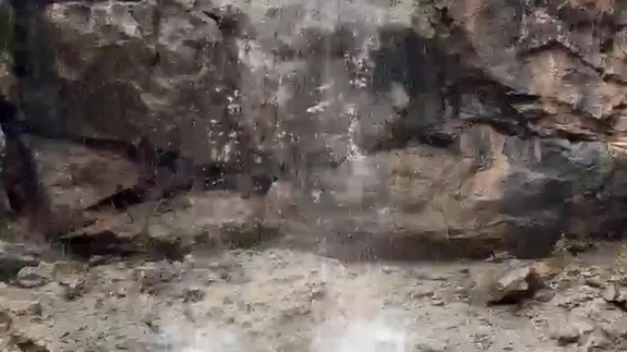 Elazığ’da yağışlar doğal şelaleler oluşturdu