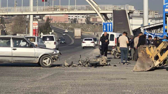 Birecik’te yürekleri sıkan kaza! Bir anlık çarpışma, bir hayat askıda...