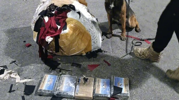 Mersin’de bir işyerinde 5 kilo 872 gram kokain ele geçirildi