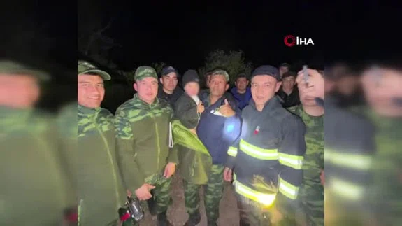 Özbekistan’da dağda unutulan 4 yaşındaki çocuk 6,5 saat sonra sağ bulundu