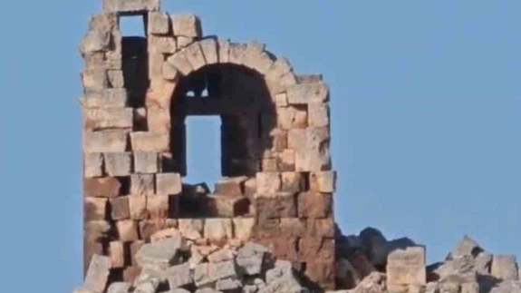 Tarihi yapıda tepki çeken halay