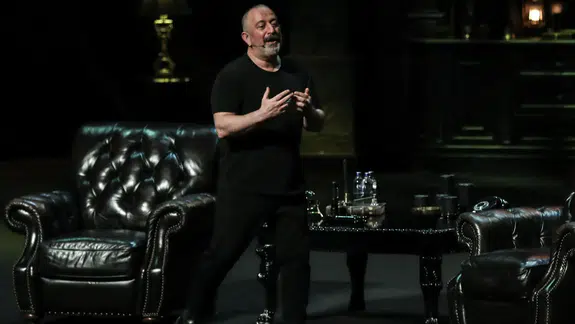 Sahnelere veda ediyor: Cem Yılmaz’dan final şovu