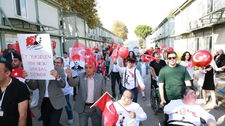 Bursa'da Cumhuriyet Coşkusu Engel Tanımadı: OBAM'dan Anlamlı Kutlama